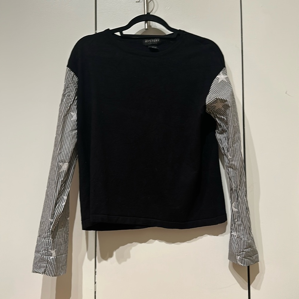 Mystery New York size XL black sweater